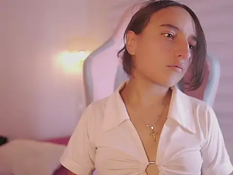  emily jonexs online show from 9, 2, 2026