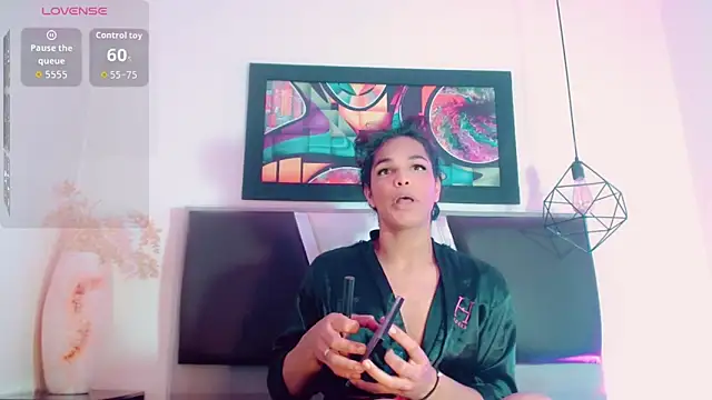 Snapshot of Zonce_shimer chatting on 11, 2, 2026 Zonce shimer online show from 11, 2, 2026