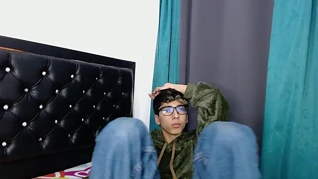 Snapshot of gabriel_x18 chatting on 3, 3, 2026 gabriel x18 online show from 3, 3, 2026