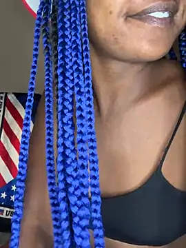 Snapshot of Ebony_Queeen chatting on 4, 7, 2026 Ebony Queeen online show from 4, 7, 2026