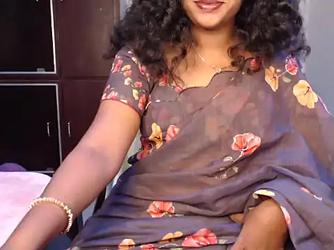 VixenNandhu online show from 4, 7, 2026