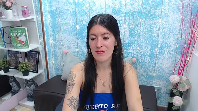 Snapshot of HannaOwen_ chatting on 13, 2, 2026 HannaOwen online show from 13, 2, 2026