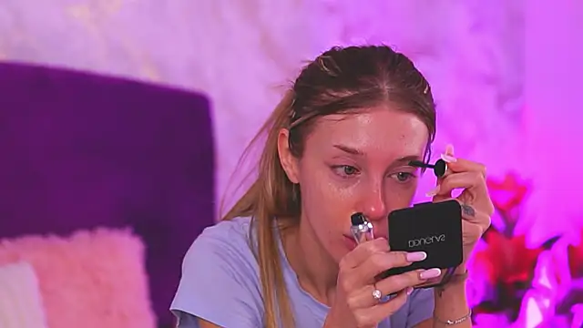 EllinaNuria online show from 24, 2, 2026