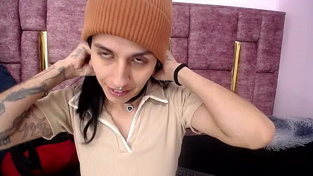 FRANCESCA LOVE  online show from 21, 5, 2026