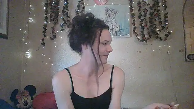 Snapshot of sillymillie4 chatting on 23, 6, 2026 sillymillie4 online show from 23, 6, 2026