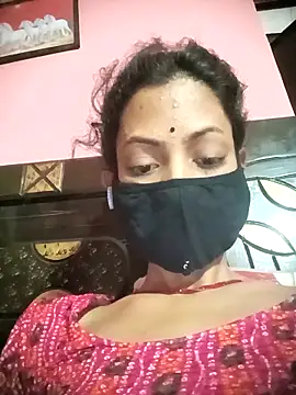 BIG QWEEN NO1 online show from 24, 4, 2026