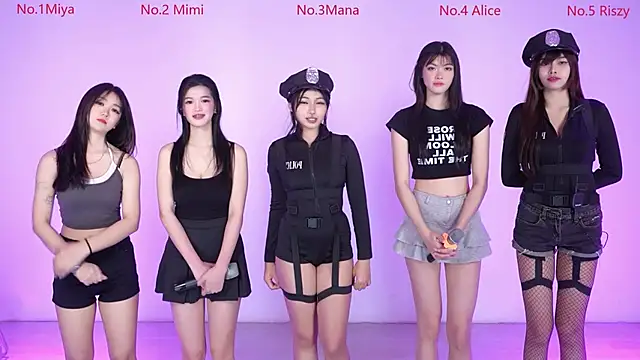 Snapshot of Velvet-girl chatting on 9, 2, 2026 Velvet-girl online show from 9, 2, 2026