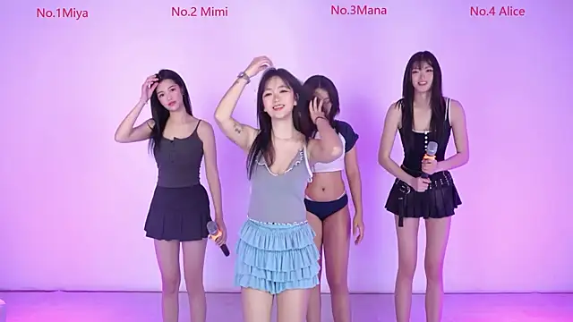 Snapshot of Velvet-girl chatting on 14, 2, 2026 Velvet-girl online show from 14, 2, 2026