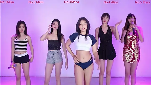 Snapshot of Velvet-girl chatting on 15, 2, 2026 Velvet-girl online show from 15, 2, 2026