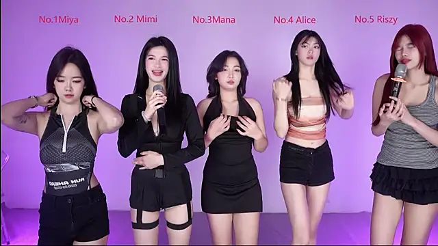 Snapshot of Velvet-girl chatting on 3, 3, 2026 Velvet-girl online show from 3, 3, 2026