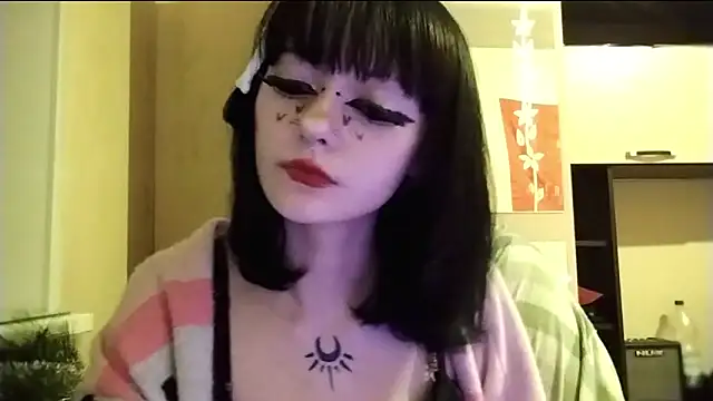 Snapshot of SmilingPatent chatting on 6, 2, 2026 SmilingPatent online show from 6, 2, 2026