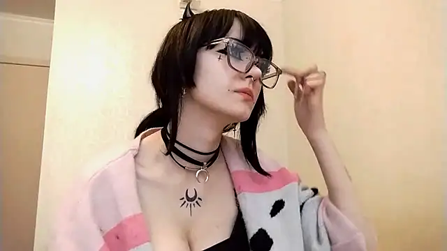 Snapshot of SmilingPatent chatting on 22, 2, 2026 SmilingPatent online show from 22, 2, 2026