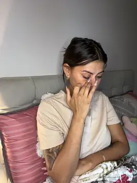 RachelWeisz  online show from 13, 4, 2026