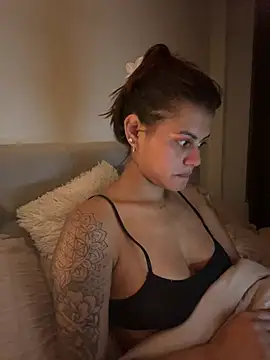 Snapshot of RachelWeisz_ chatting on 22, 7, 2026 RachelWeisz online show from 22, 7, 2026