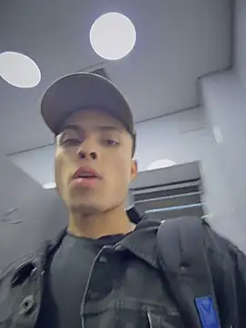 Snapshot of Eros_lee chatting on 1, 3, 2026 Eros lee online show from 1, 3, 2026