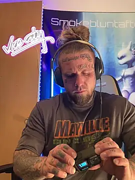 Smokebluntafterblunt online show from 4, 3, 2026