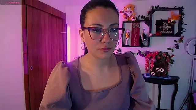 Snapshot of QueenRose94 chatting on 13, 2, 2026 QueenRose94 online show from 13, 2, 2026