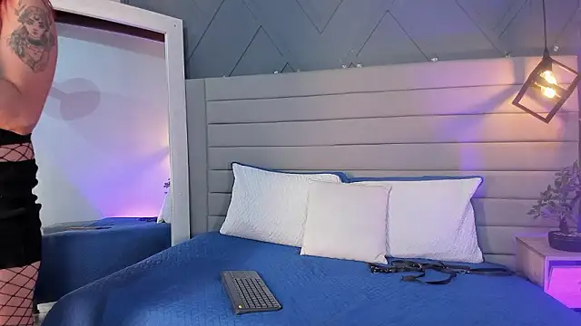 Cataleya marinn online show from 7, 3, 2026