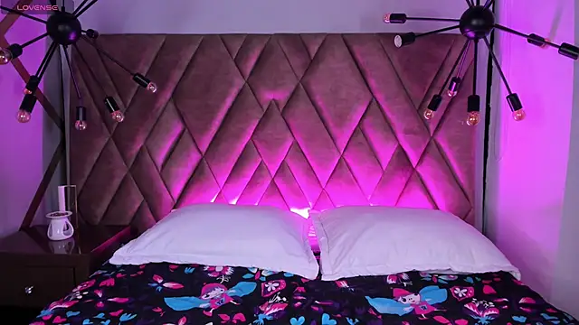 Aris Suarez online show from 10, 4, 2026