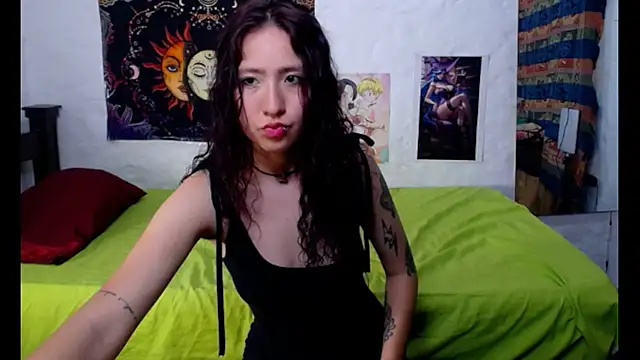 Snapshot of ViolettNyx chatting on 11, 2, 2026 ViolettNyx online show from 11, 2, 2026