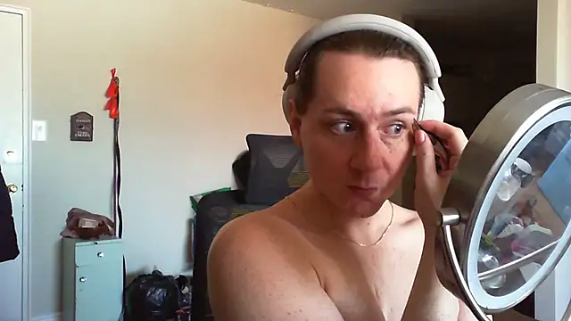 Snapshot of SpaceyLacey chatting on 8, 4, 2026 SpaceyLacey online show from 8, 4, 2026