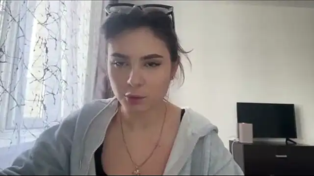 VennieMiramontez online show from 22, 5, 2026