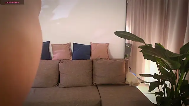 Alika L V online show from 13, 4, 2026