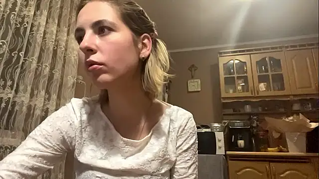 Snapshot of CharmingBlonde chatting on 17, 2, 2026 CharmingBlonde online show from 17, 2, 2026