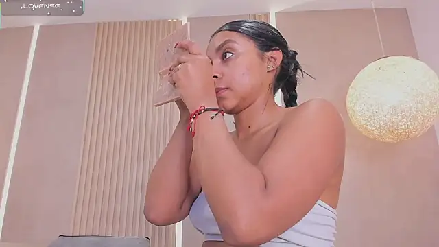 eva lain online show from 16, 4, 2026