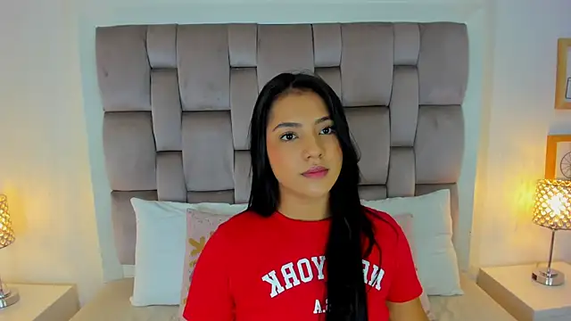 zharia lux 25 online show from 4, 3, 2026