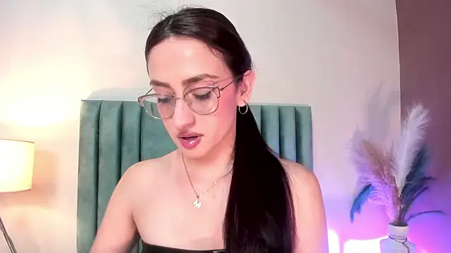 AndraCyruss online show from 12, 3, 2026