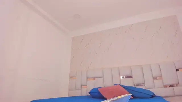 hermione brown online show from 13, 4, 2026