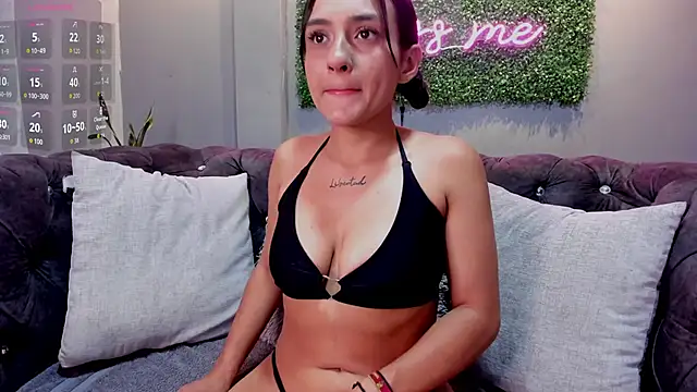 Snapshot of danielebeck chatting on 24, 2, 2026 danielebeck online show from 24, 2, 2026