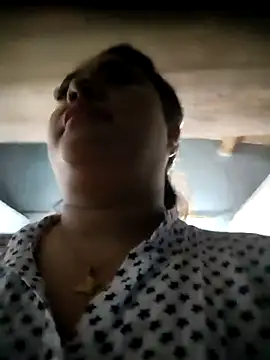 Snapshot of tania_queen chatting on 19, 2, 2026 tania queen online show from 19, 2, 2026