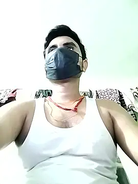 Snapshot of loyalboy_0052 chatting on 16, 4, 2026 loyalboy 0052 online show from 16, 4, 2026