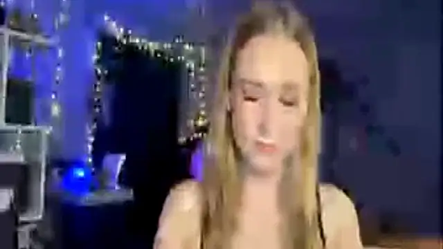 Snapshot of amily_sunray chatting on 21, 4, 2026 amily sunray online show from 21, 4, 2026