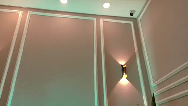 SuzyFox  online show from 15, 3, 2026