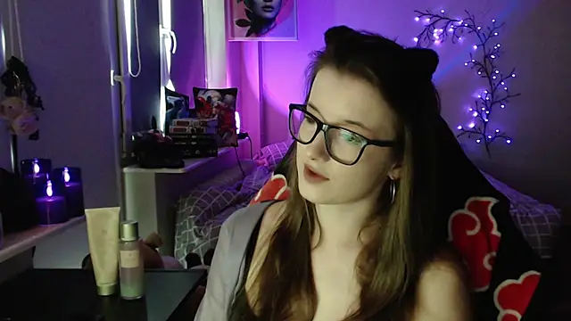 Snapshot of LunaXcherry chatting on 30, 4, 2026 LunaXcherry online show from 30, 4, 2026
