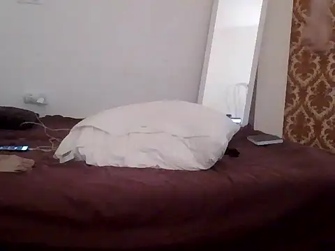 Snapshot of Mickredge chatting on 9, 2, 2026 Mickredge online show from 9, 2, 2026