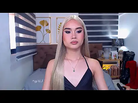 JuicyCockThea online show from 8, 4, 2026