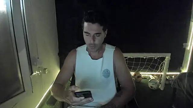 Snapshot of joaquin420_hot chatting on 18, 6, 2026 joaquin420 hot online show from 18, 6, 2026
