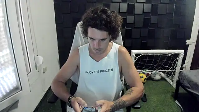 Snapshot of joaquin420_hot chatting on 26, 6, 2026 joaquin420 hot online show from 26, 6, 2026