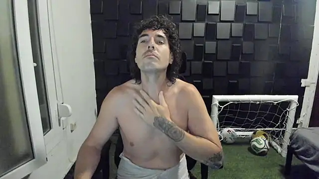 Snapshot of joaquin420_hot chatting on 26, 6, 2026 joaquin420 hot online show from 26, 6, 2026