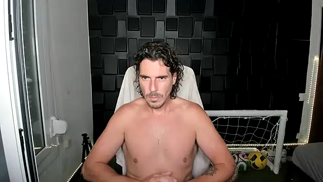 Snapshot of joaquin420_hot chatting on 6, 7, 2026 joaquin420 hot online show from 6, 7, 2026