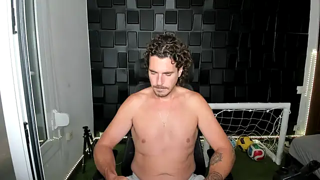 Snapshot of joaquin420_hot chatting on 8, 7, 2026 joaquin420 hot online show from 8, 7, 2026