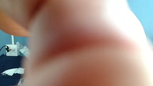 Sweet-Bella17 online show from 24, 3, 2026