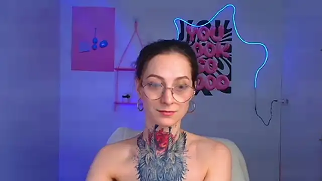 Snapshot of Esmi_Winter chatting on 14, 2, 2026 Esmi Winter online show from 14, 2, 2026