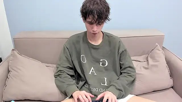 Snapshot of Ur_NextDoor_Boy chatting on 16, 2, 2026 Ur NextDoor Boy online show from 16, 2, 2026