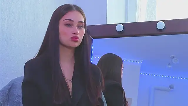 Sofia Plump online show from 5, 3, 2026