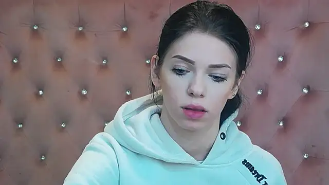 PeachyElla26 online show from 20, 2, 2026